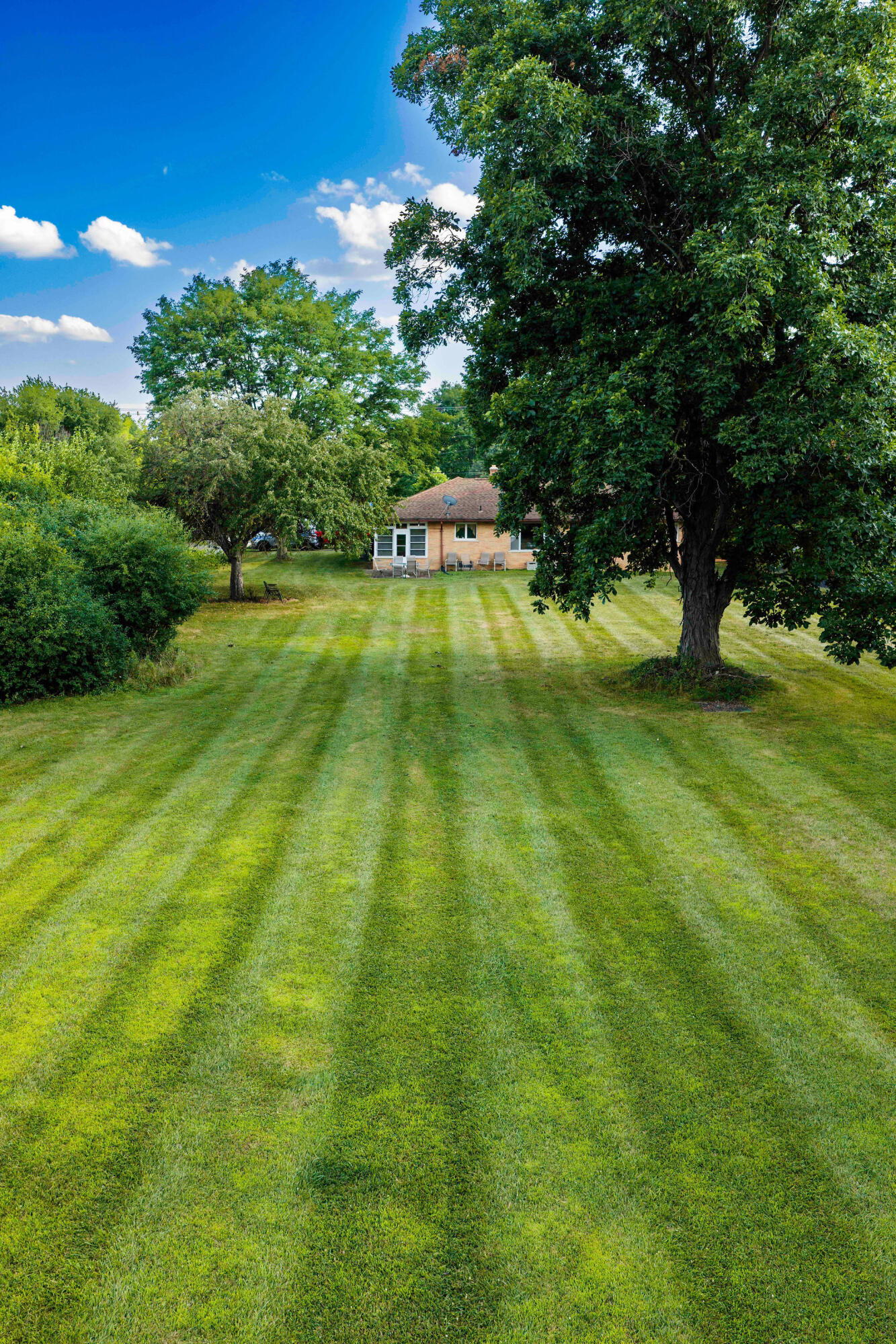 951 East Square Lake Road Troy, MI 48085 - Photo 14 of 20 DJI_20260808151439_0053_D