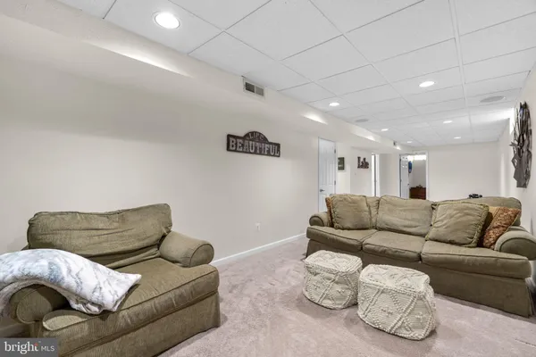 $725,000 | 6950 Newberry Drive, Columbia, MD 21044
