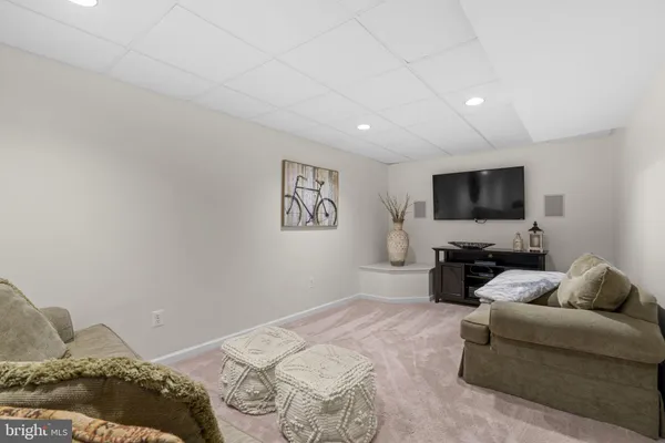 $725,000 | 6950 Newberry Drive, Columbia, MD 21044