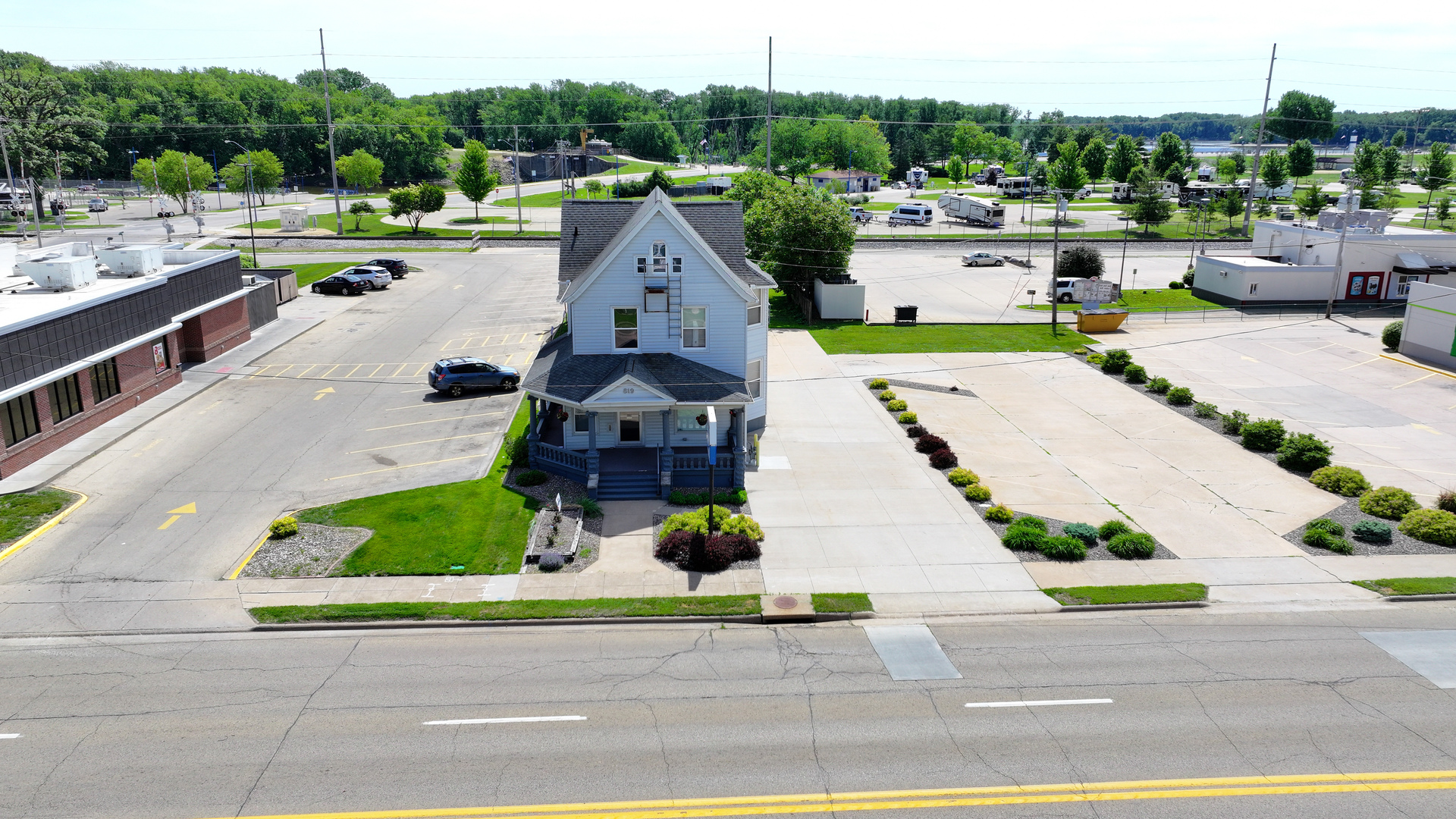 819 North 2nd Street Clinton, IA 52732 - Photo 30 of 32
