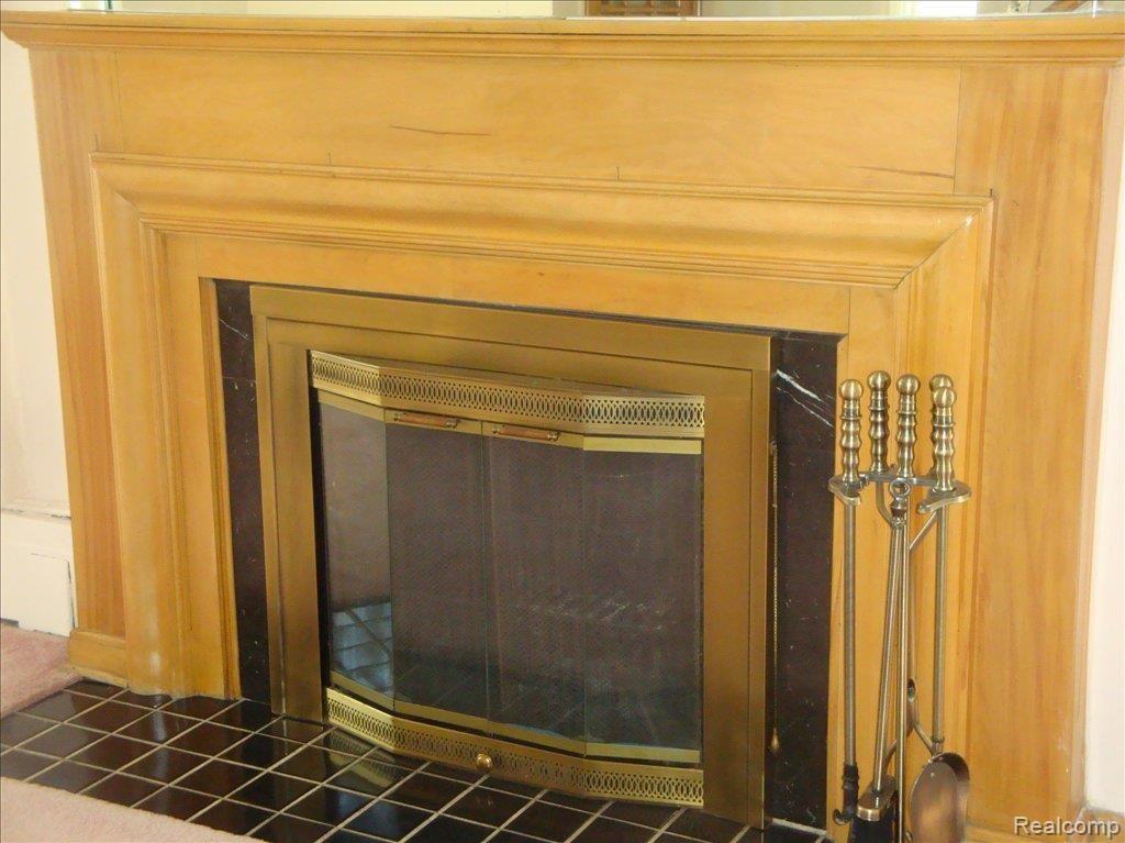 1877 Littlestone Road Grosse Pointe, MI 48236 - Photo 8 of 19 DSC06948