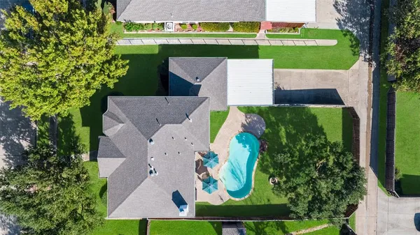 $439,900 | 4010 Bluffpoint Road, Rowlett, TX 75088