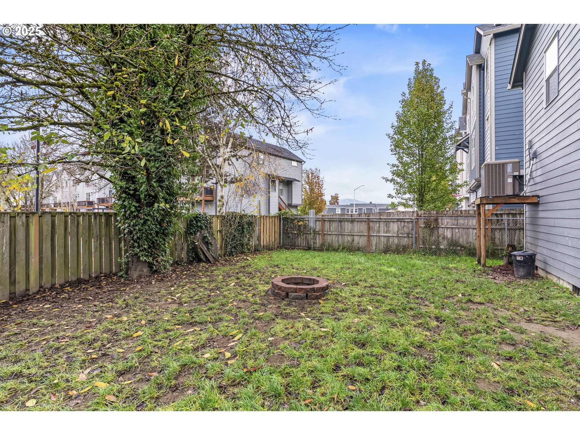 1783 Lewis River Road Woodland, WA 98674 - Photo 27 of 32 a backyard of a house with lots of green space