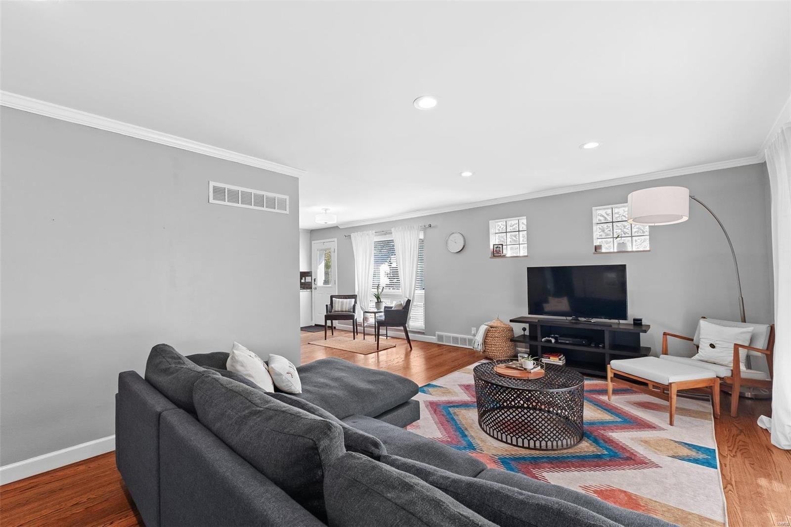 9221 Litzsinger Road St. Louis, MO 63144 - Photo 4 of 43 Gallery Image 4