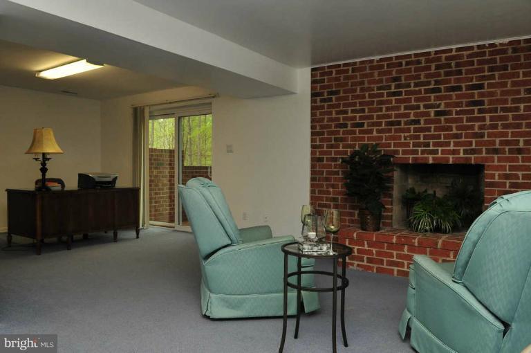 8122 Counselor Road Manassas, VA 20112 - Photo 29 of 29 Family Room