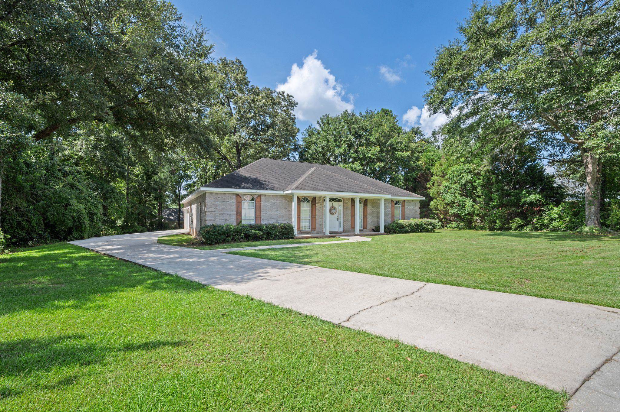 702 Rachel Drive Bay Minette, AL 36507 - Photo 3 of 35 Front Of Structure