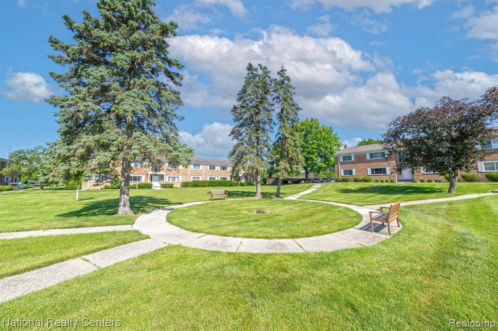 801 West Long Lake Road, Unit G1 Bloomfield Hills, MI 48302 - Photo 21 of 28