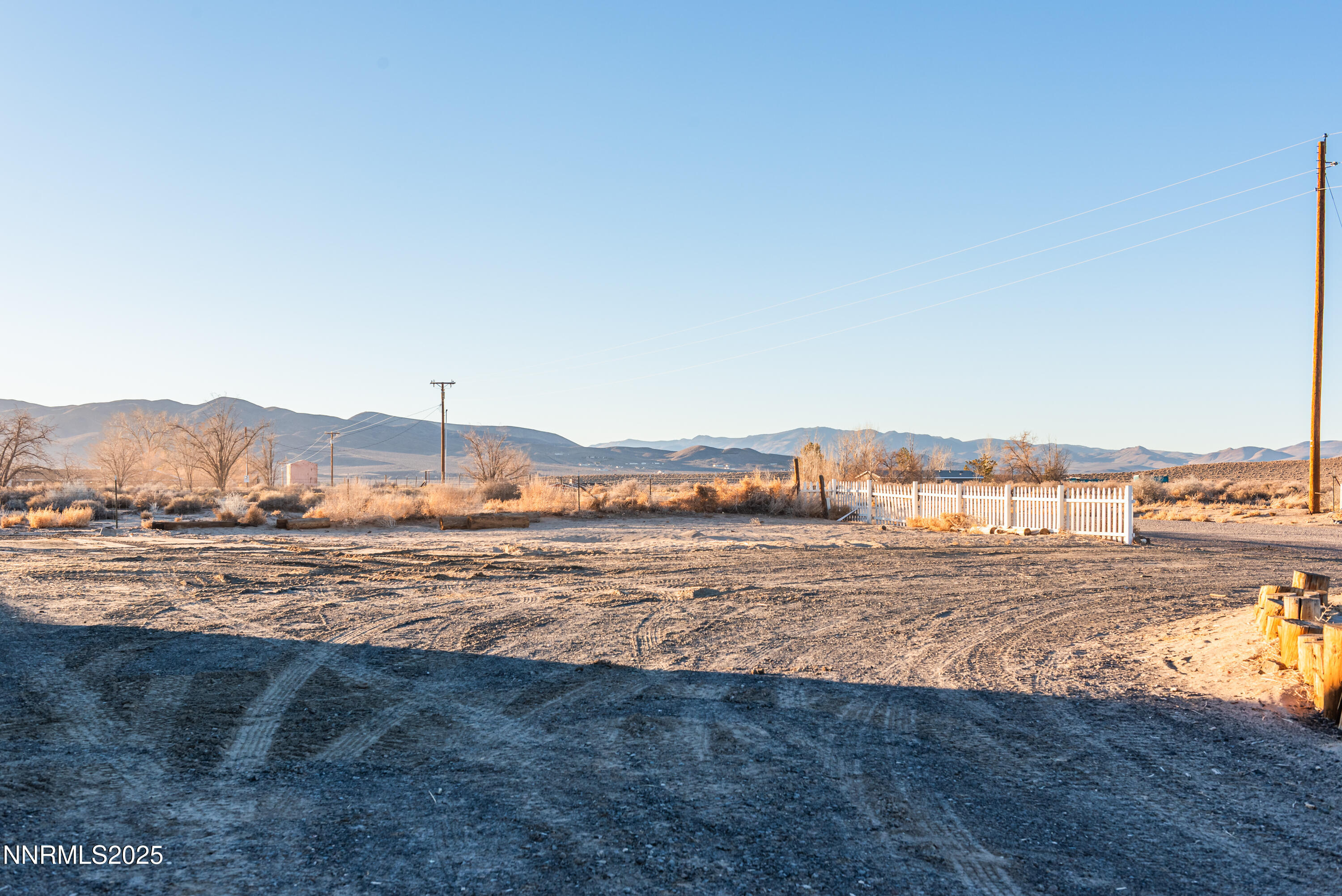 2595 4th Street Silver Springs, NV 89429 - Photo 39 of 54 a view of a large ocean with beach