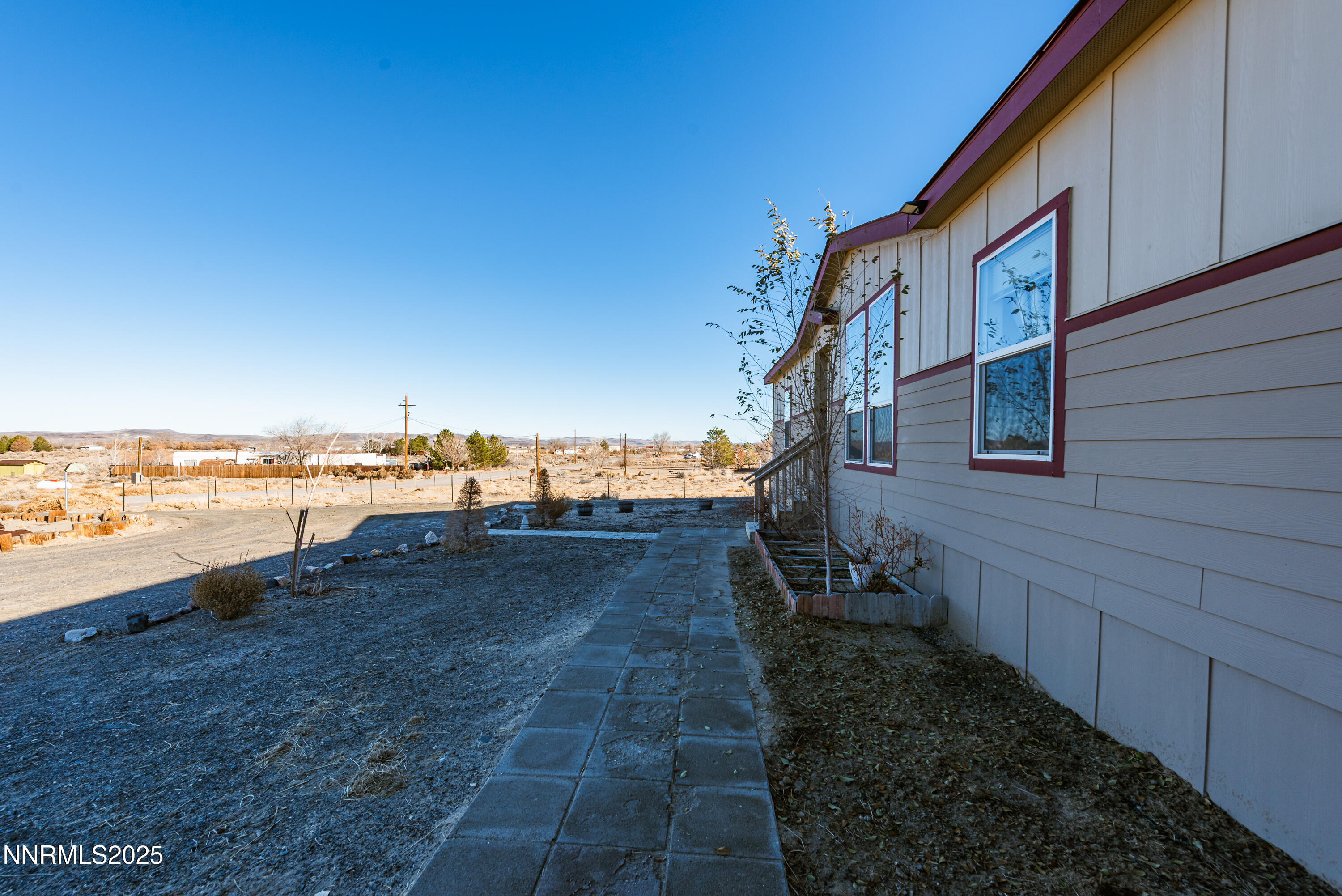 2595 4th Street Silver Springs, NV 89429 - Photo 5 of 54 a view of an ocean and beach