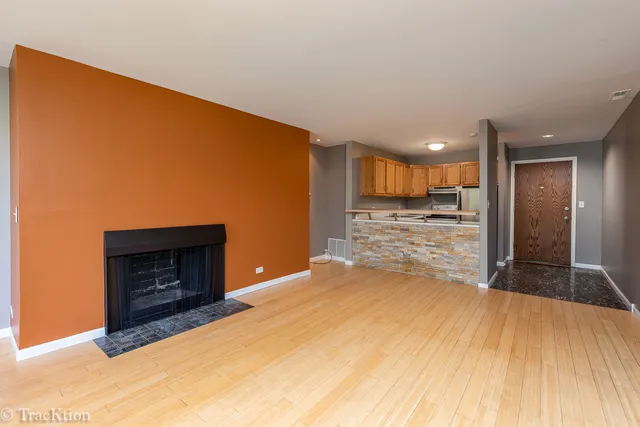 $1,625 | 1833 Four Lakes Avenue, Unit 4H, Lisle, IL 60532