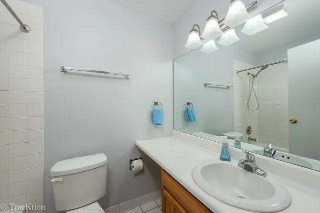 $1,625 | 1833 Four Lakes Avenue, Unit 4H, Lisle, IL 60532