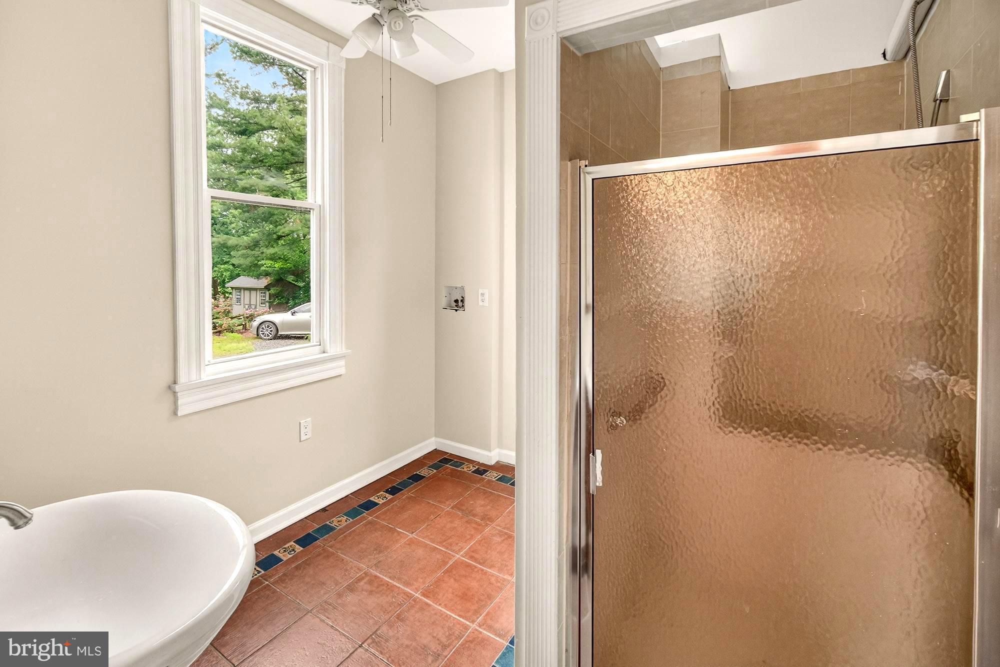 18040 Barnesville Road Barnesville, MD 20838 - Photo 51 of 101 Walk-in shower on main level