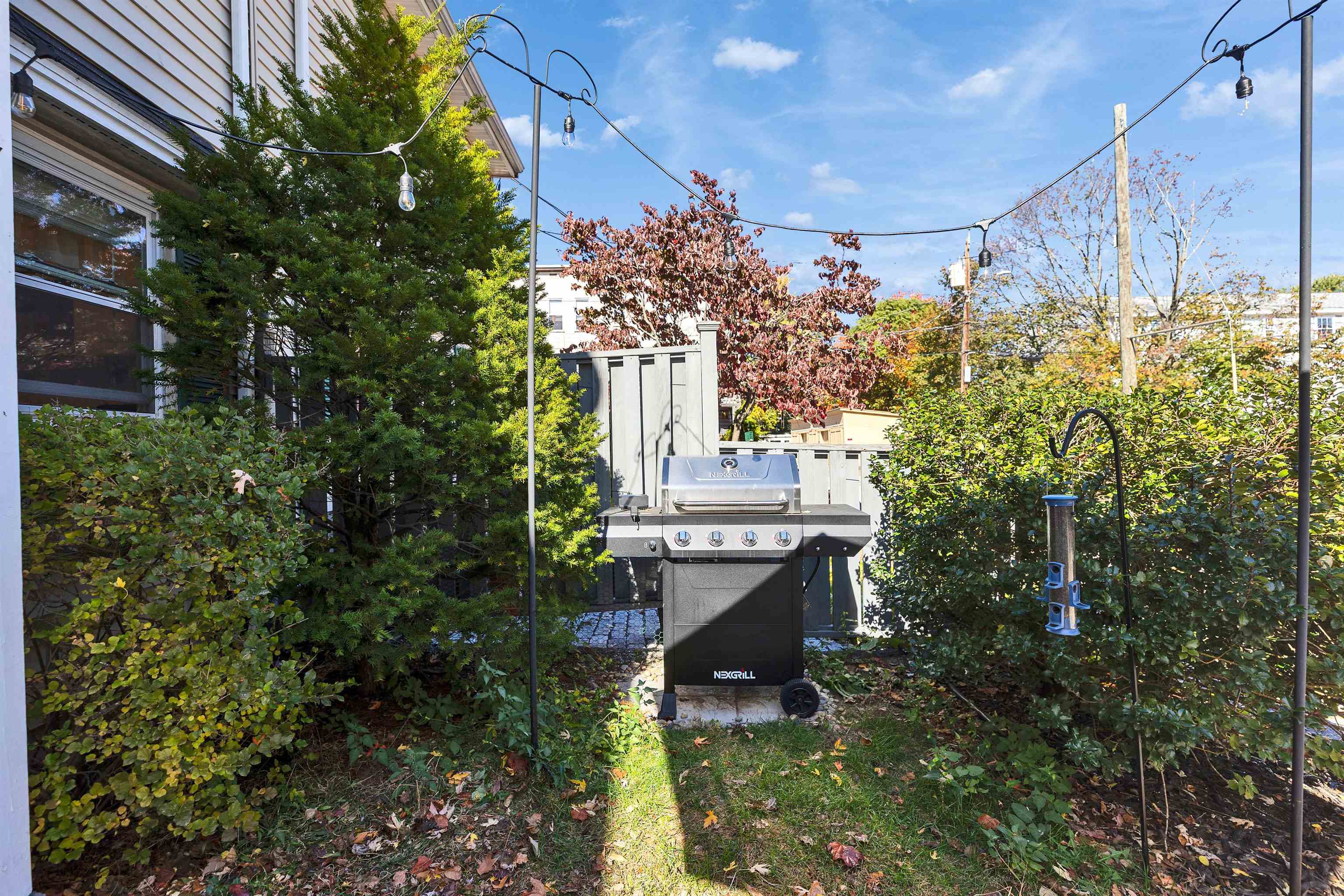 147 Beech Street Manchester, NH 03103 - Photo 25 of 26