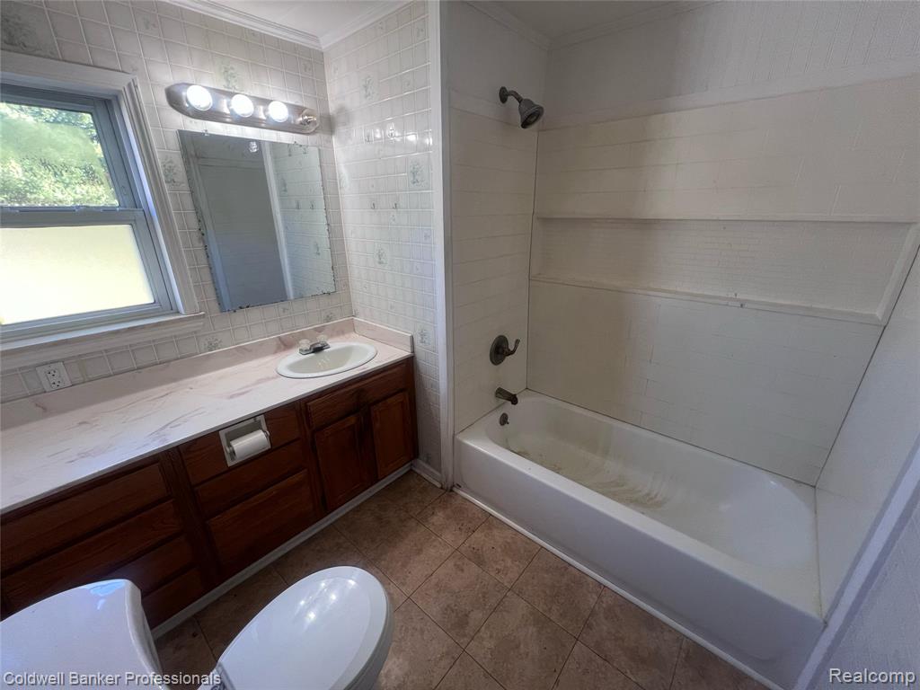 904 Rowland Road Leonard, MI 48367 - Photo 15 of 21