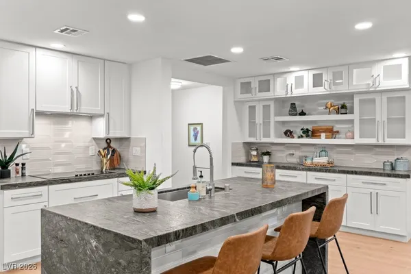 $4,000 | 1621 Franklin Avenue, Las Vegas, NV 89104