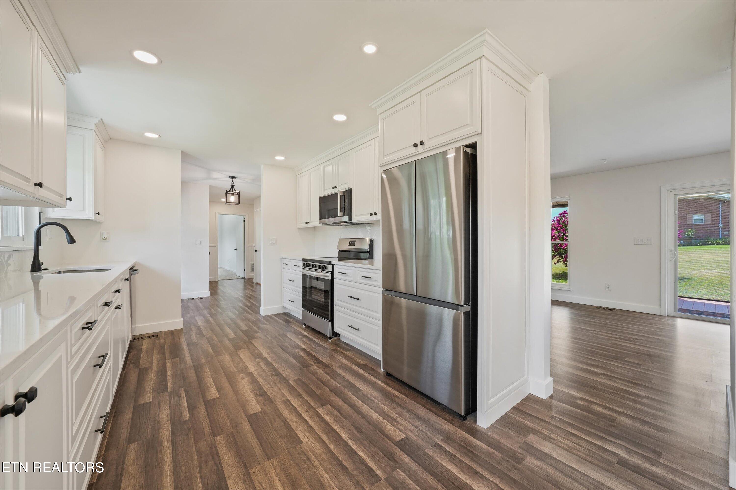2572 Sevierville Road Maryville, TN 37804 - Photo 12 of 42 Kitchen