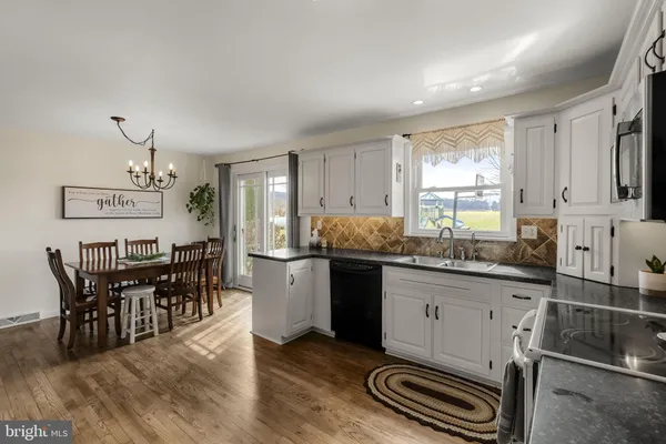 $250,000 | 330 South Reamstown Road, Ephrata, PA 17522