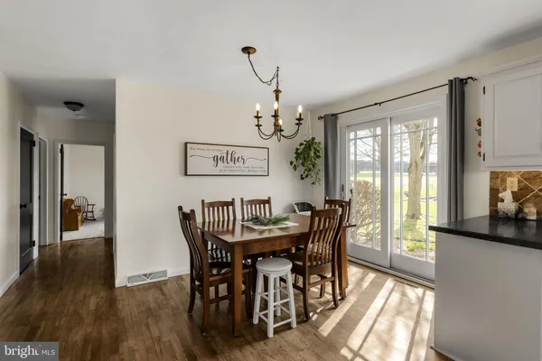 $250,000 | 330 South Reamstown Road, Ephrata, PA 17522
