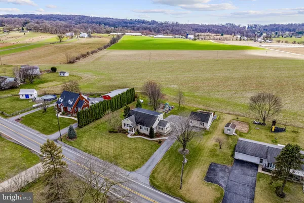 $250,000 | 330 South Reamstown Road, Ephrata, PA 17522
