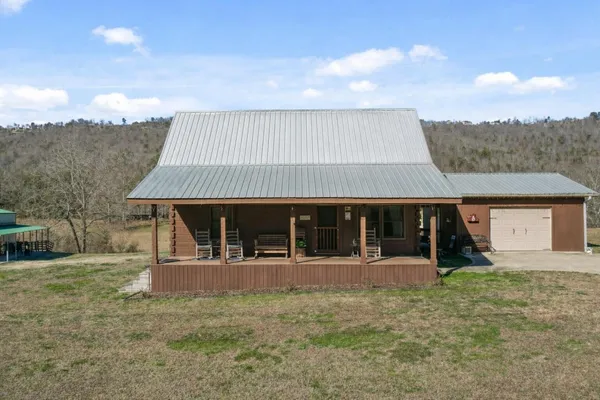 $400,000 | 3382 Back Valley Road, Trenton, GA 30752