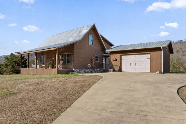 $400,000 | 3382 Back Valley Road, Trenton, GA 30752