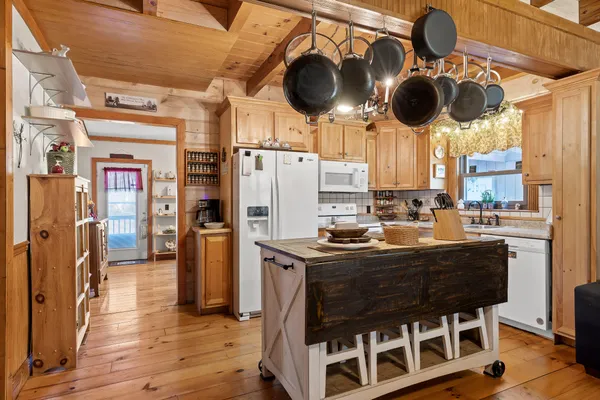 $400,000 | 3382 Back Valley Road, Trenton, GA 30752