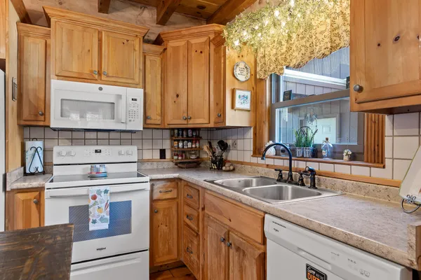 $400,000 | 3382 Back Valley Road, Trenton, GA 30752