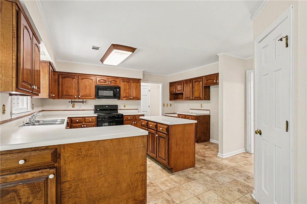 1632 Ellington Road Southeast Conyers, GA 30013 - Photo 11 of 42