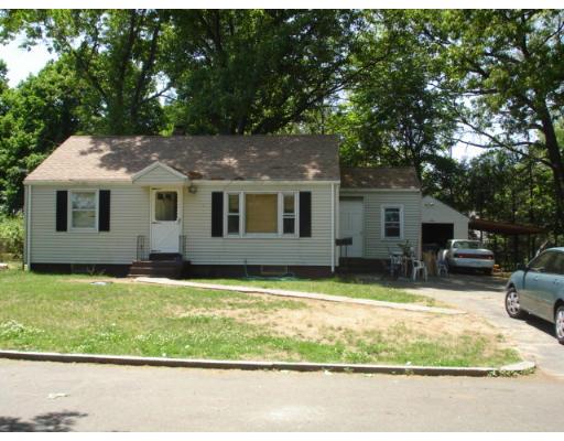 72 Glencoe Street Springfield, MA 01104 - Photo 2 of 3 a view of a yard in front of a house