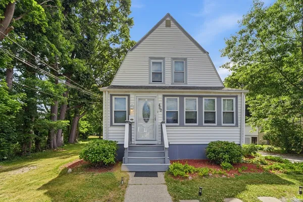 $500,000 | 460 Salem Street, Rockland, MA 02370