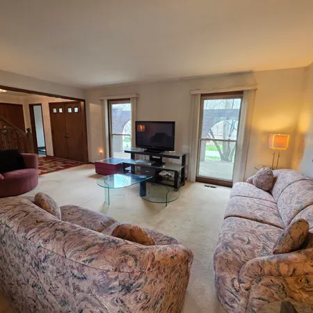 $575,000 | 30129 Deer Run, Farmington Hills, MI 48331