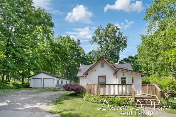 $215,000 | 854 West Washington Street, Ionia, MI 48846