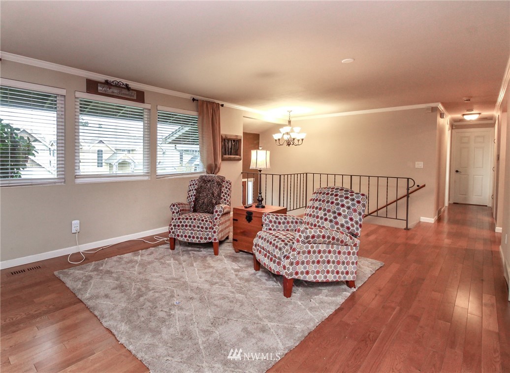 2003 Northeast 16th Street Renton, WA 98056 - Photo 5 of 35