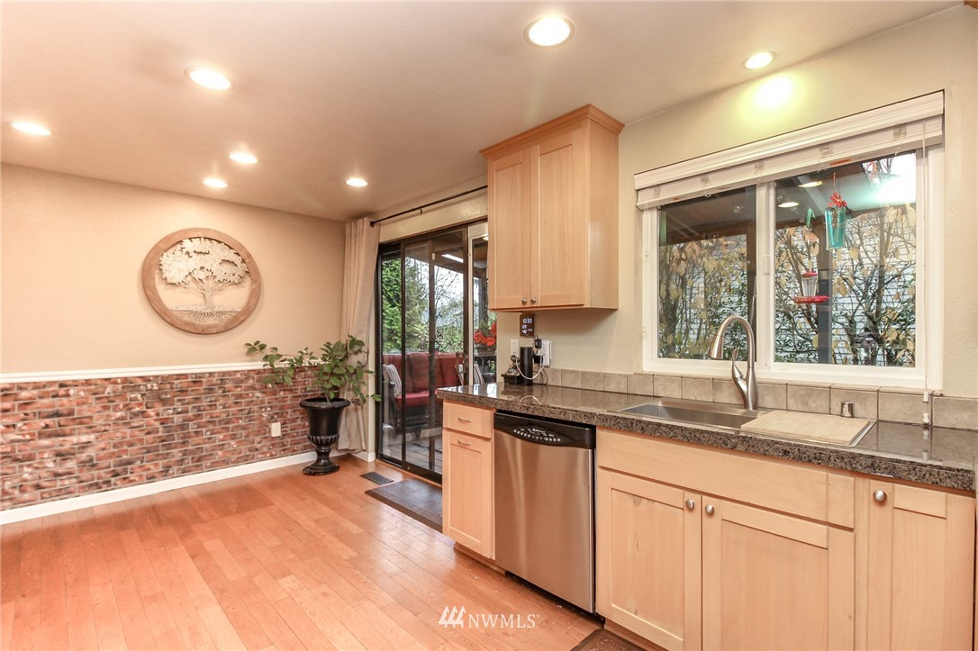 2003 Northeast 16th Street Renton, WA 98056 - Photo 8 of 35