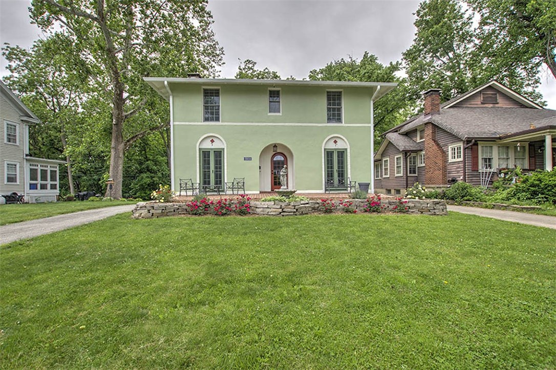 2064 West William Street Decatur, IL 62522 - Photo 1 of 27