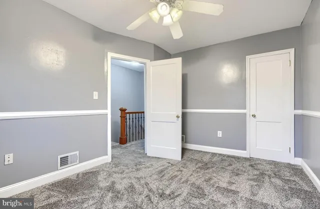 a view of a livingroom with an empty space