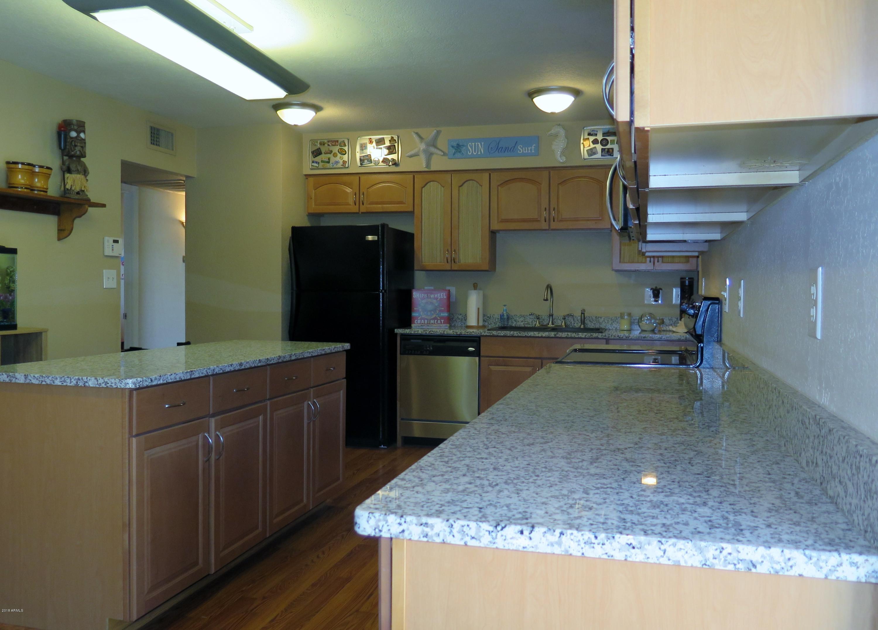 3219 West Shangri-la Road Phoenix, AZ 85029 - Photo 5 of 31 Kitchen
