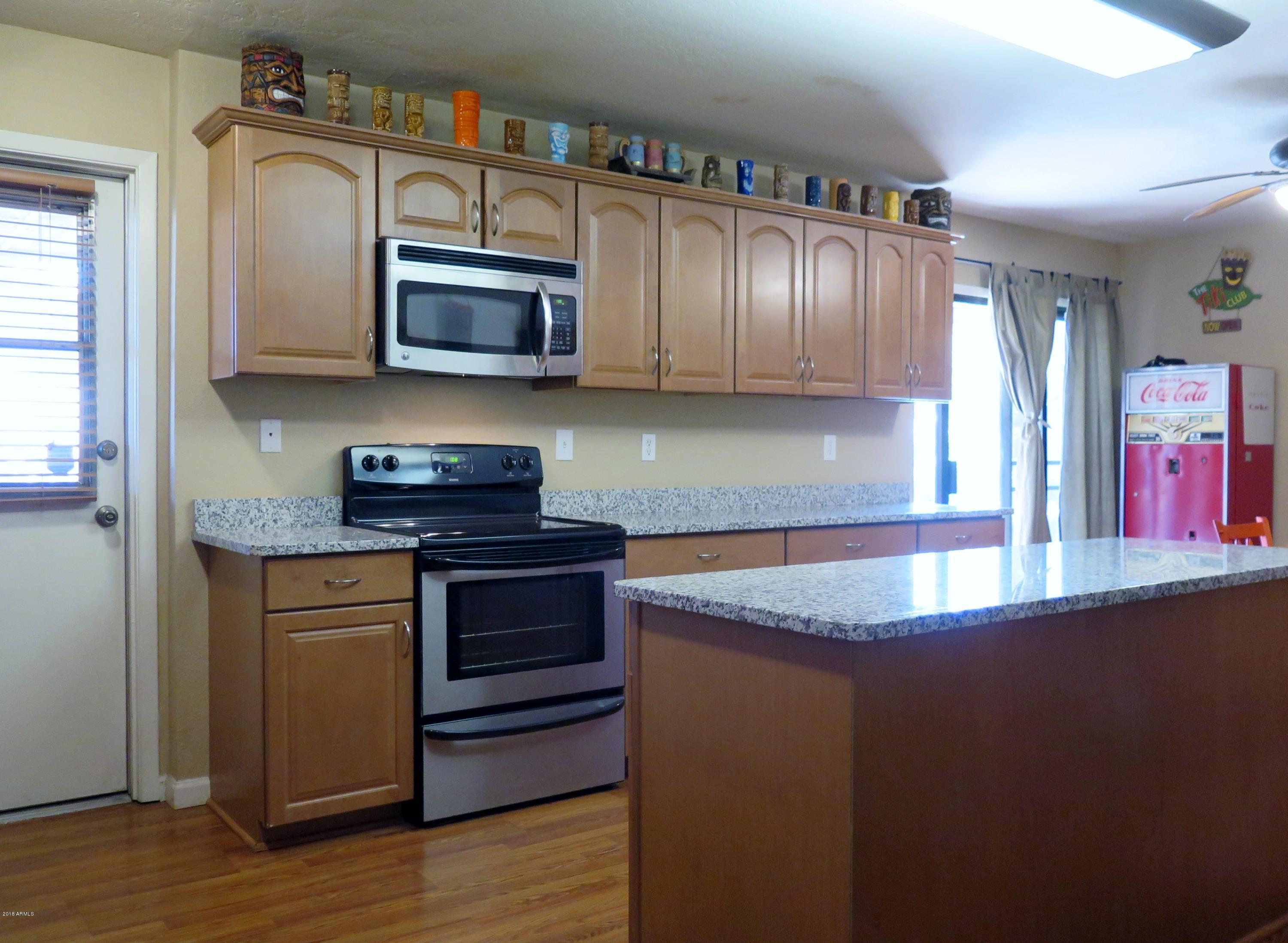 3219 West Shangri-la Road Phoenix, AZ 85029 - Photo 6 of 31 kitchen