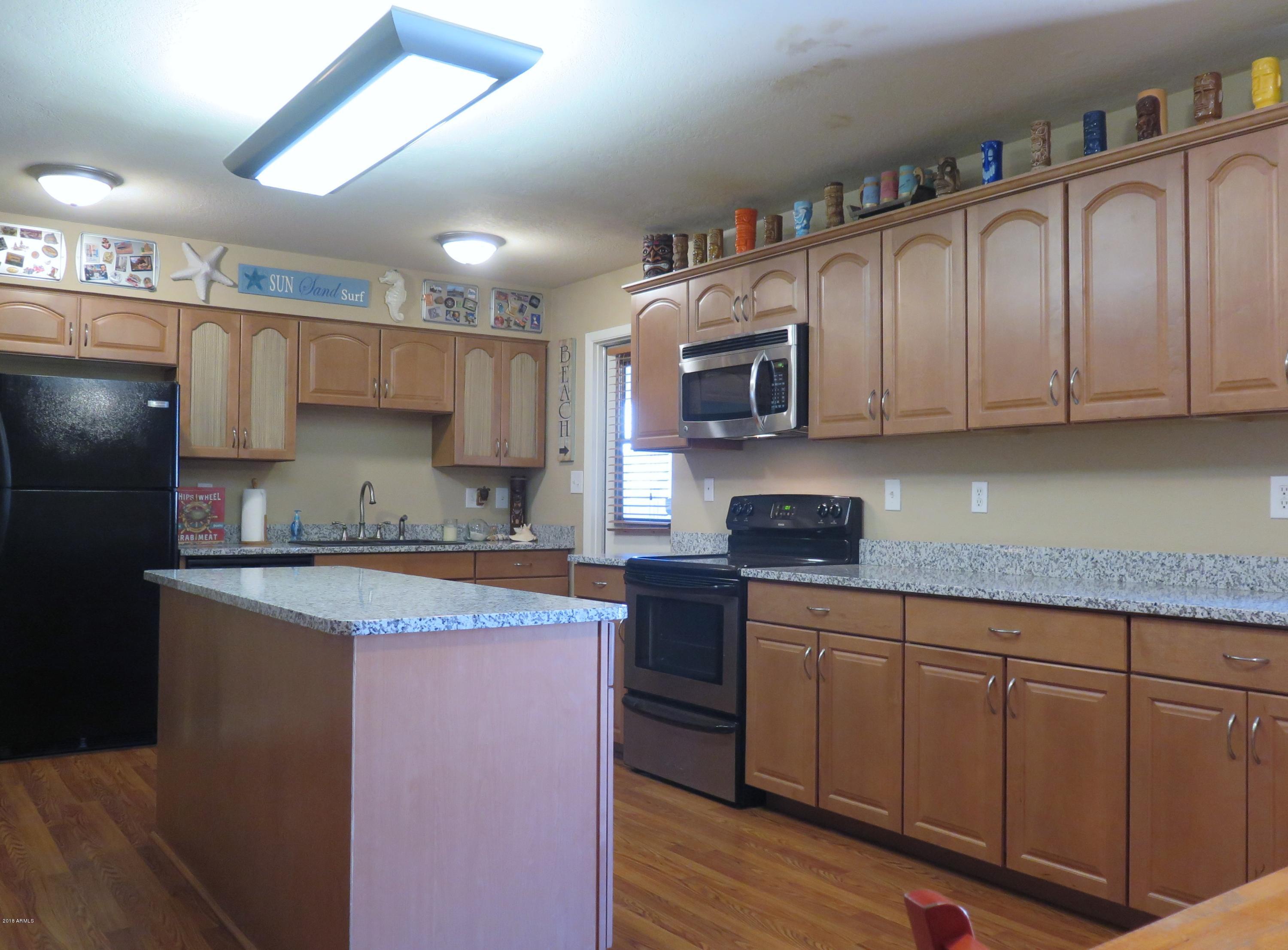 3219 West Shangri-la Road Phoenix, AZ 85029 - Photo 10 of 31 KITCHEN