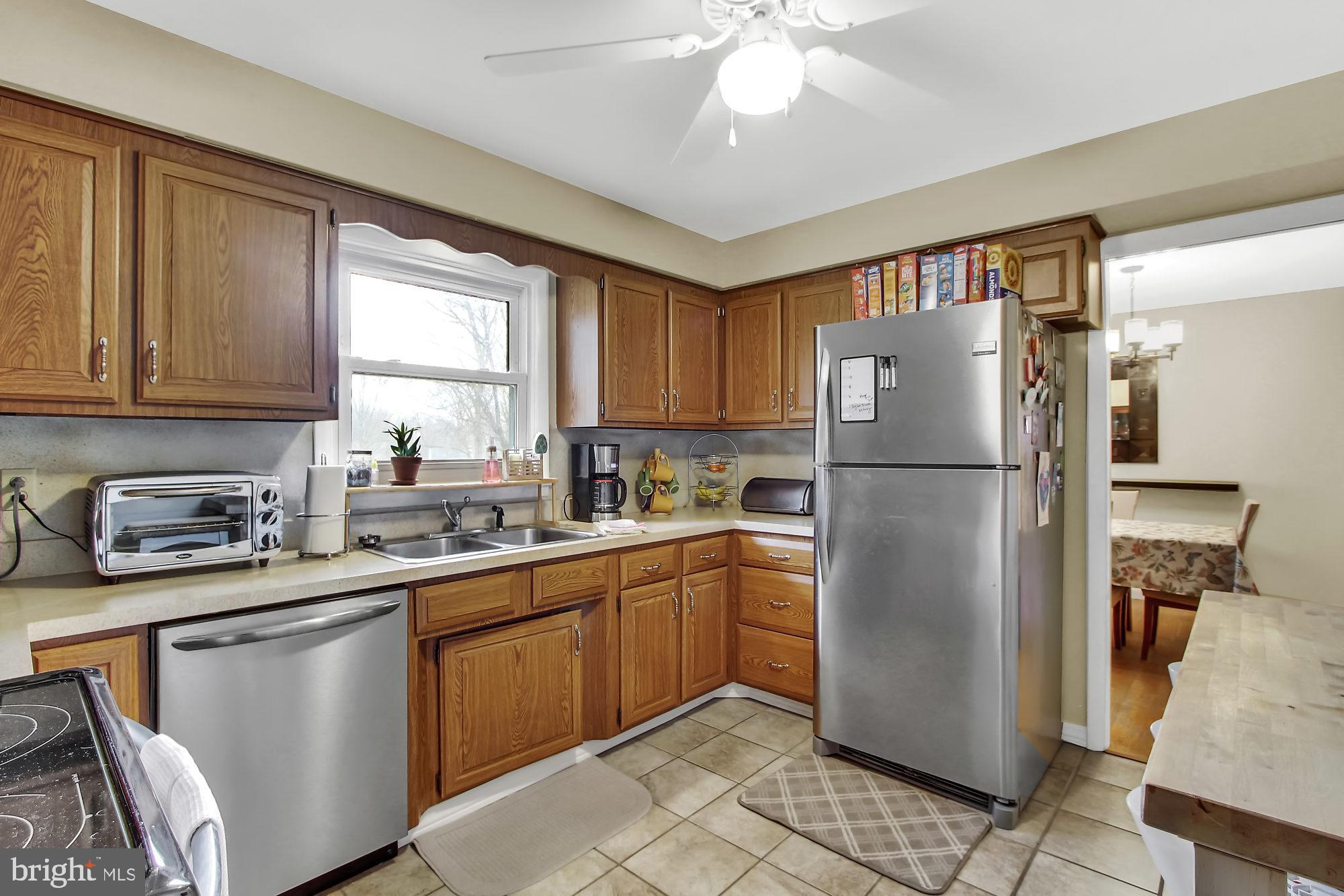 1860 Lilac Road York, PA 17408 - Photo 3 of 25