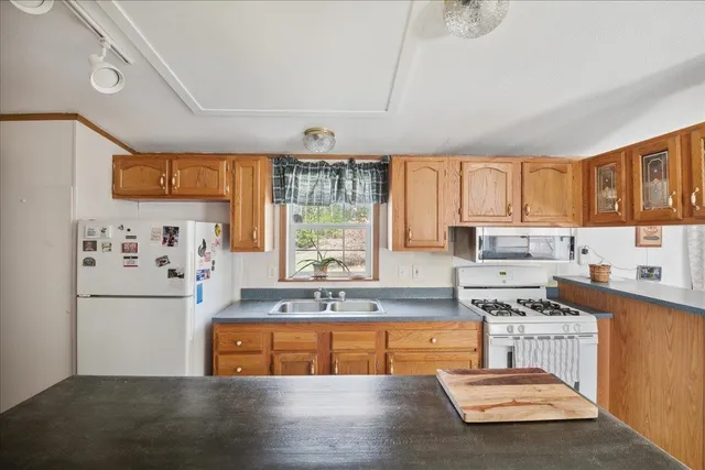 $319,900 | 1928 West Lunenburg Road, Lunenburg, VT 05906