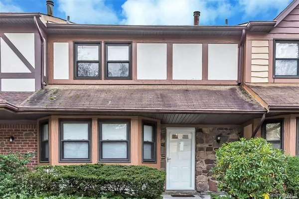 $785,888 | 6 Cold Harbour Lane, Woodbury, NY 11797