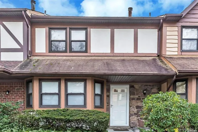 $799,888 | 6 Cold Harbour Lane, Woodbury, NY 11797