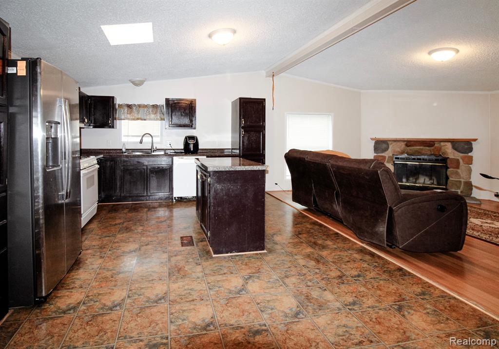38962 Bayview Road, Unit 59 New Boston, MI 48164 - Photo 5 of 19