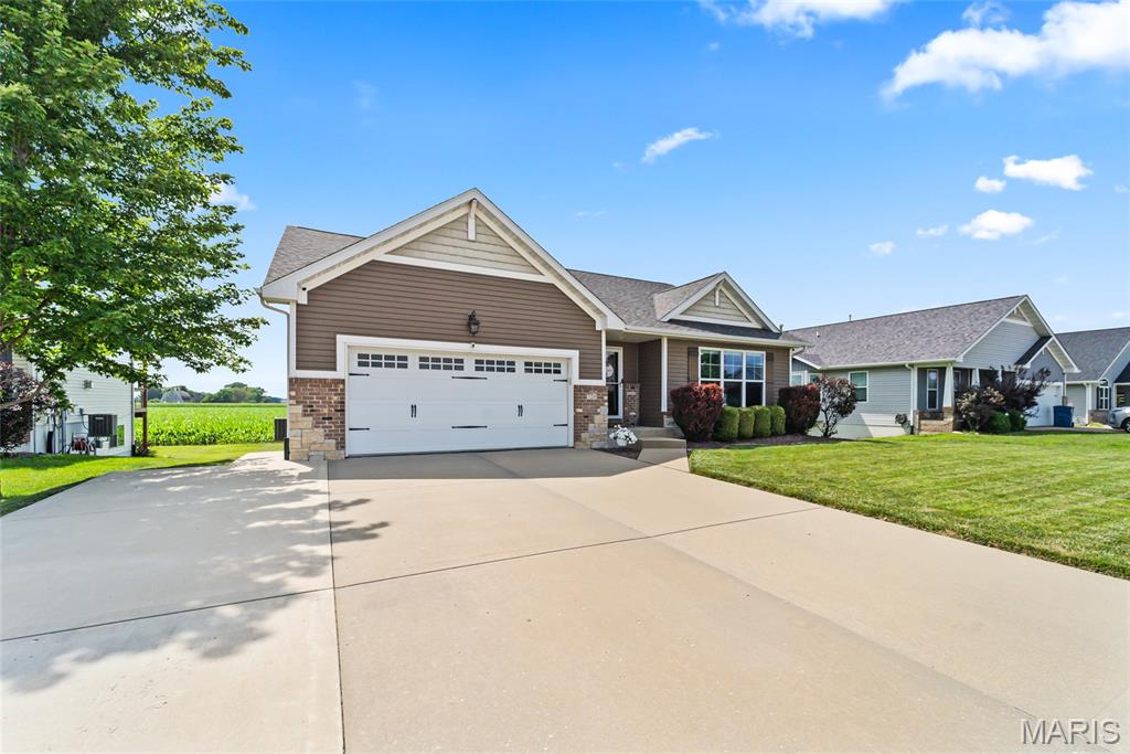 720 West 5th Street St. Jacob, IL 62281 - Photo 2 of 29