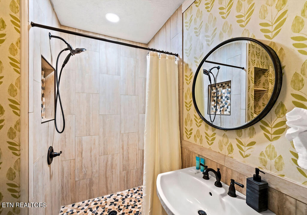 1564 Providence Road Sevierville, TN 37876 - Photo 30 of 49 2nd Full Bathroom