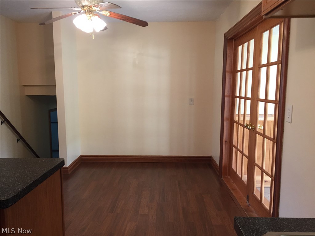 4011 Jaeger Road Lorain, OH 44053 - Photo 9 of 27 dining area off of the kitchen