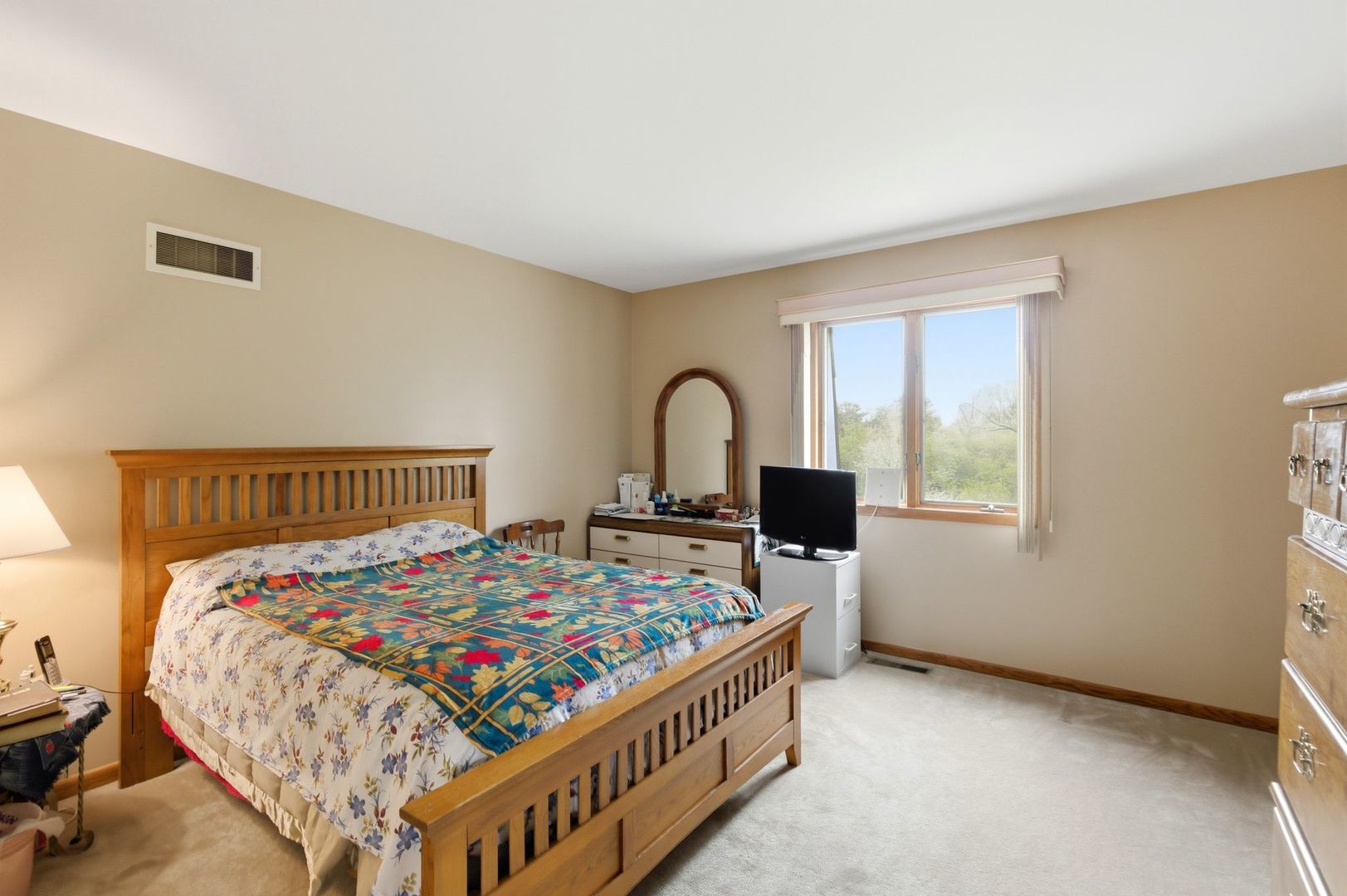 1735 Larson Lane Roselle, IL 60172 - Photo 19 of 35