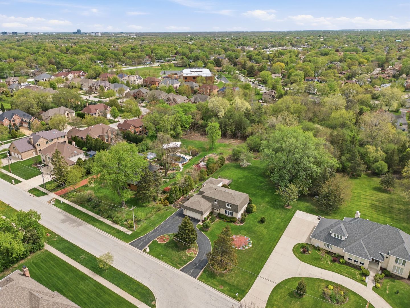 1735 Larson Lane Roselle, IL 60172 - Photo 29 of 35