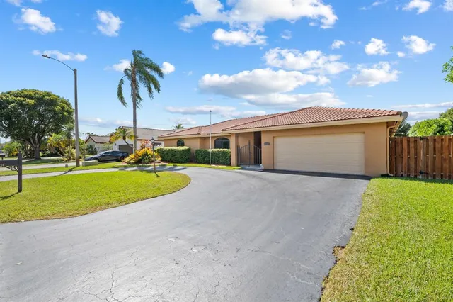 $775,000 | 6221 Sedgewyck Circle West, Davie, FL 33331